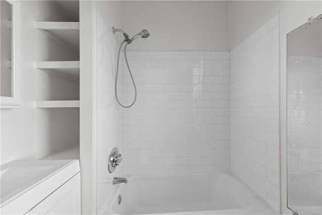 Building Photo - 24 Atlantic St