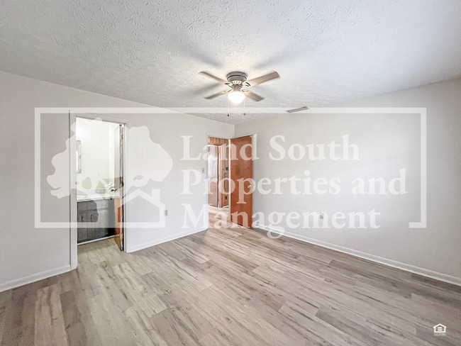 Building Photo - 711 W Daughtery Rd