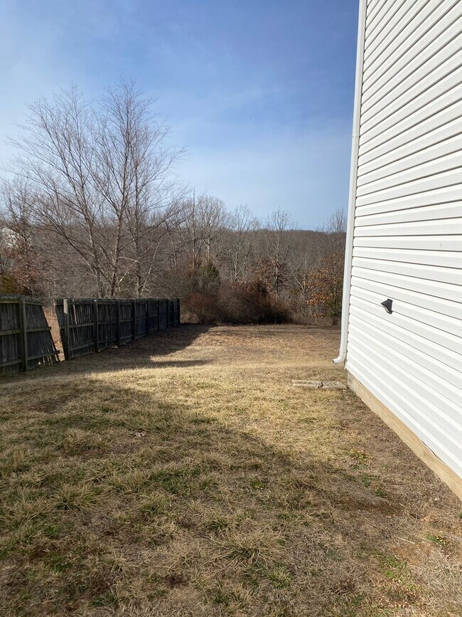 Building Photo - 16785 Huntington Ln