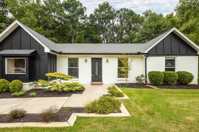 Building Photo - 1023 Greencliff Rd