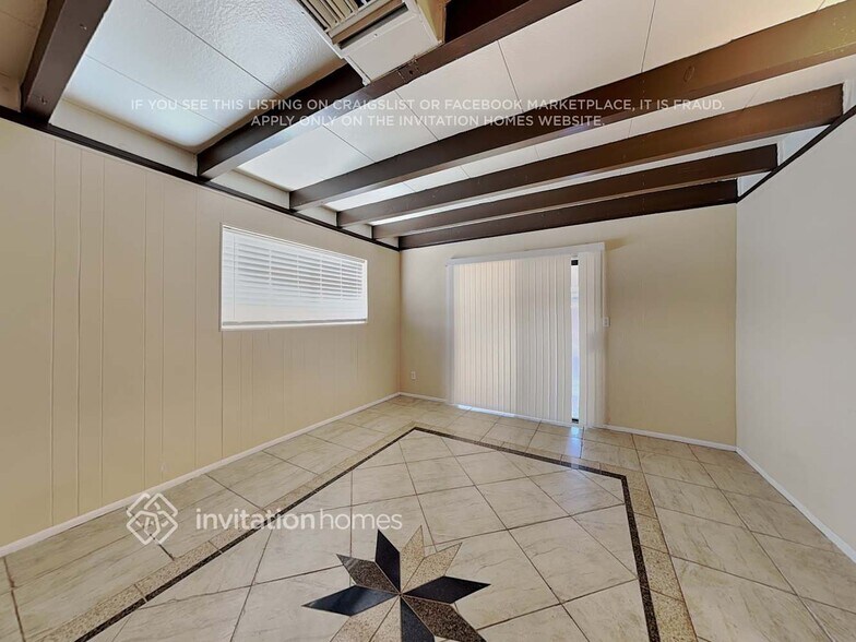 Building Photo - 3735 W Columbine Dr