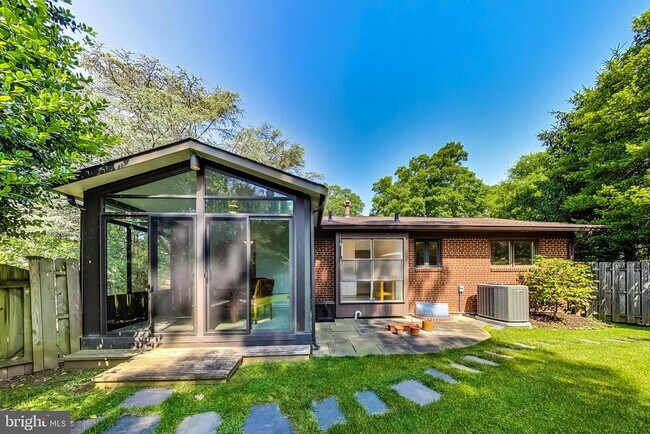 Building Photo - 6515 E Halbert Rd