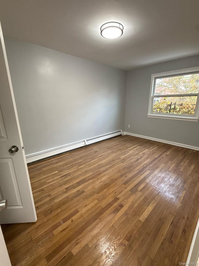 Building Photo - 841 E 216th St