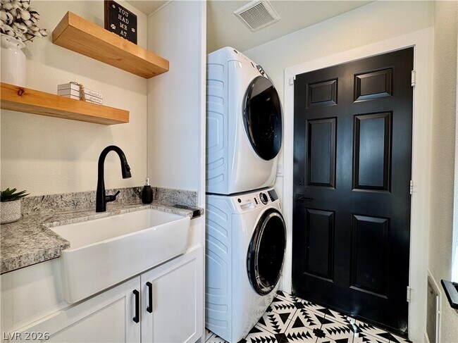 Building Photo - 5269 Crooked Valley Dr