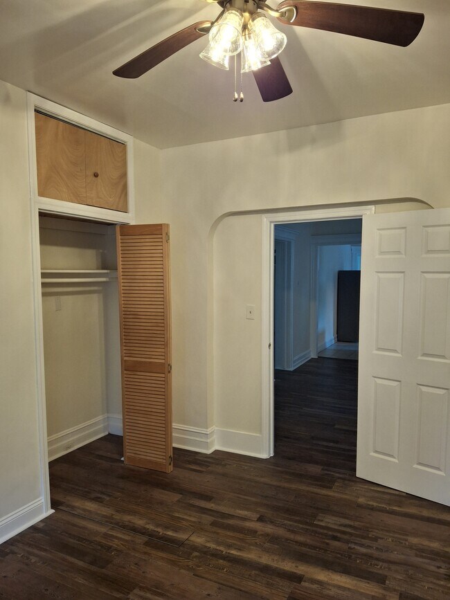 Front Bedroom - 104 N Munn Ave