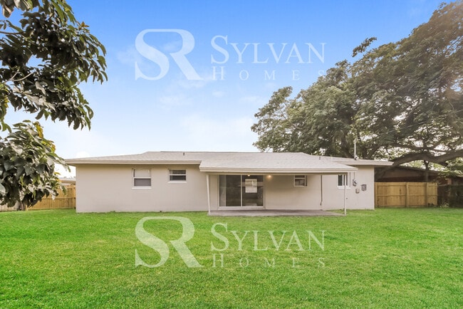 Building Photo - Updated 3 bedroom rancher!