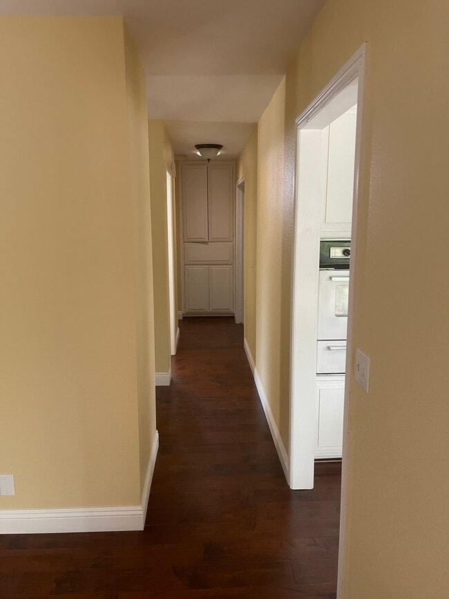 Building Photo - SPRING VALLEY LAKE 3 BEDROOM