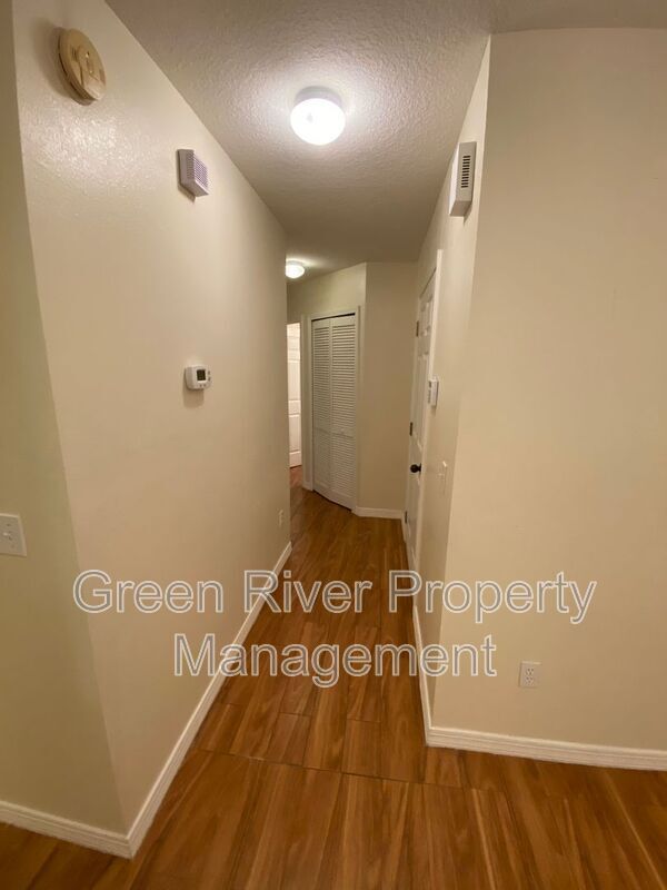 Building Photo - 1800 Green Springs Cir