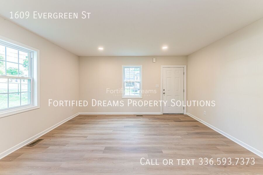 Building Photo - 1609 Evergreen St