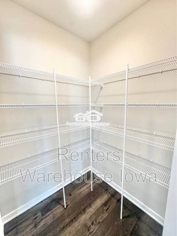 Building Photo - 4195 Cheyenne Ct