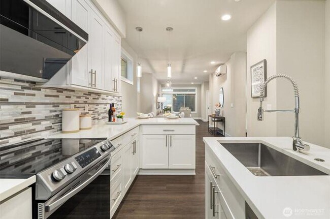 Building Photo - 5020 148th St SW