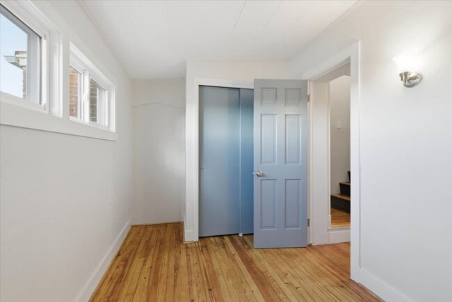 Building Photo - 305 W Broadway