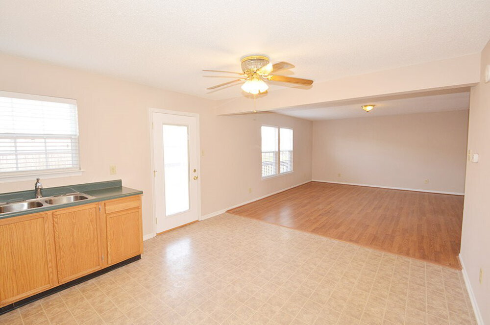 Building Photo - 2308 Harvest Moon Dr