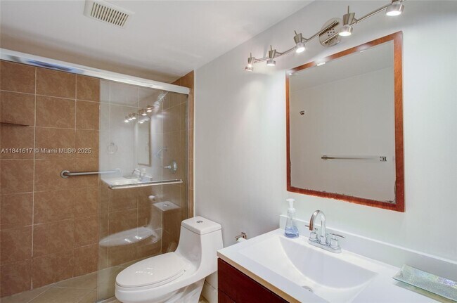 Building Photo - 401 Golden Isles Dr