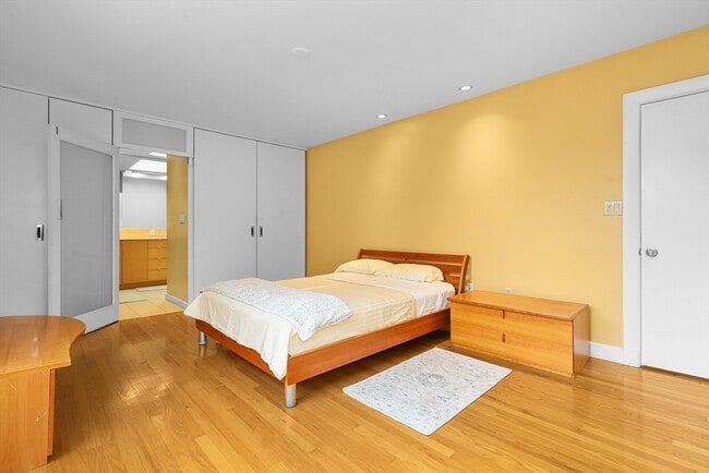 Building Photo - 18 Mignon Rd