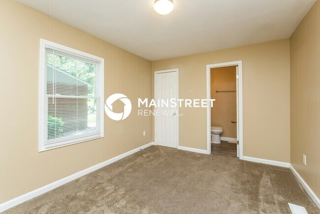 Building Photo - 4 Bedroom Pet-Friendly Home in Atlanta, GA with Main Street Renewal