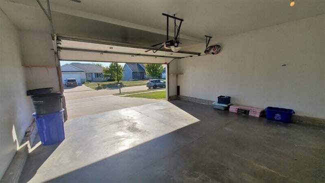 Building Photo - 4260 Windemere Way