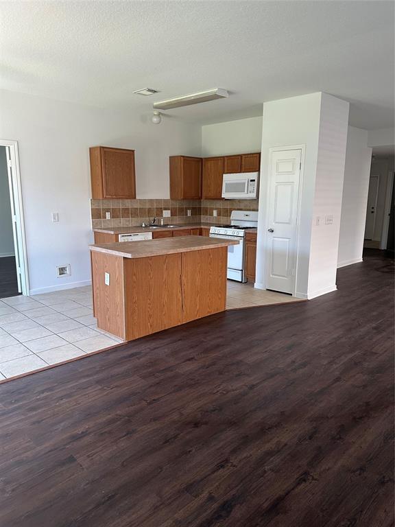 Building Photo - 622 Cypresswood Ridge