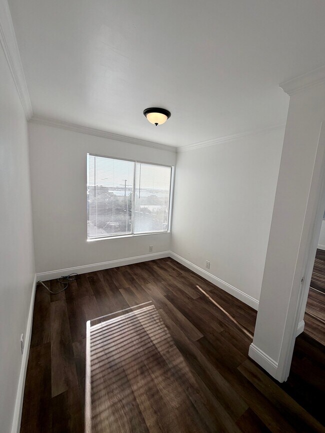 Building Photo - 110 Hilborn St