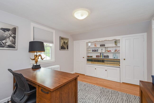 Building Photo - The Grennan Designer