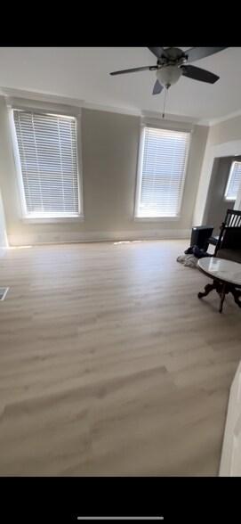 Livingroom - 2006 Cherry St