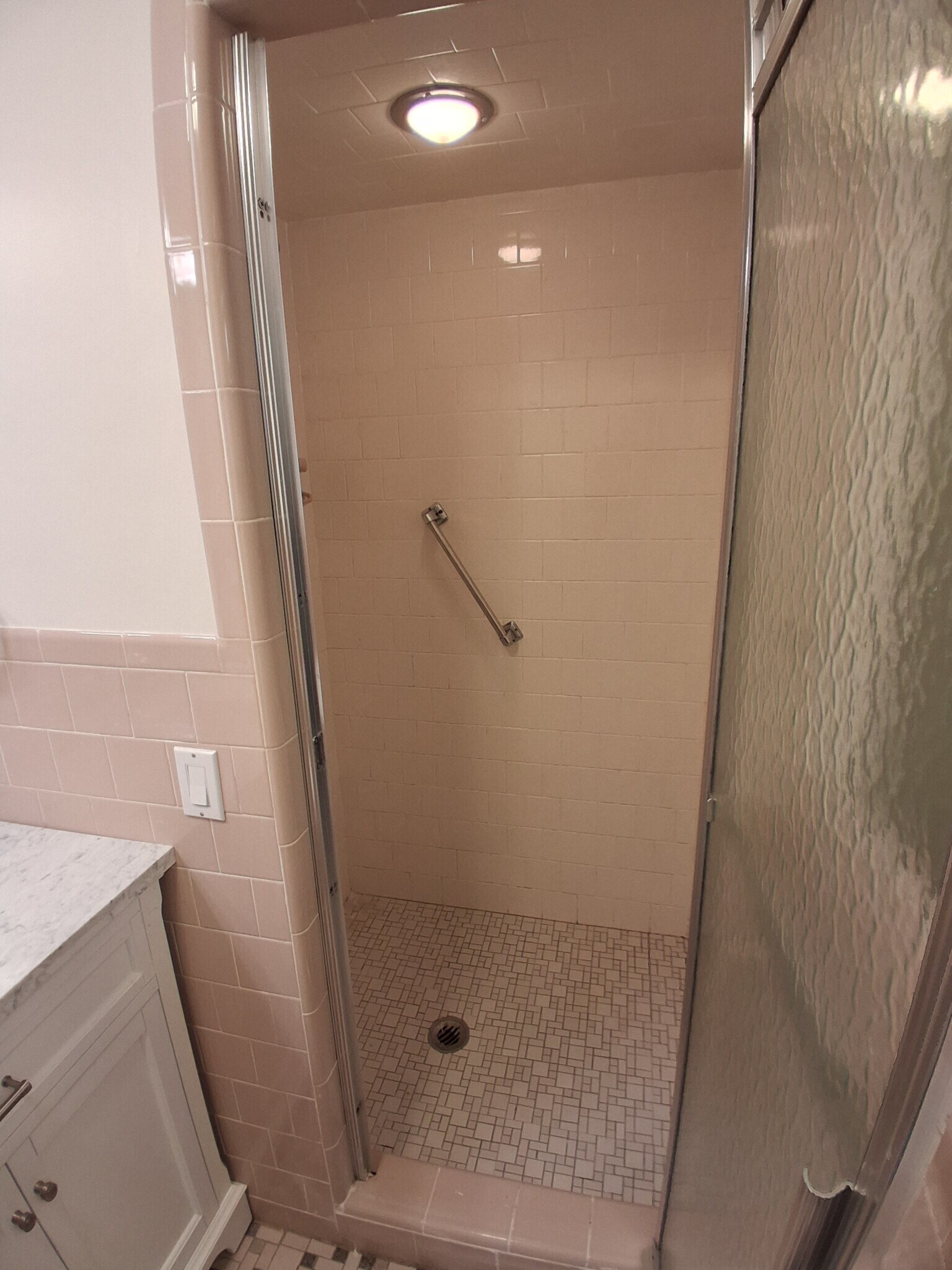 Shower in master bathroom - 201 Hoffman Ave