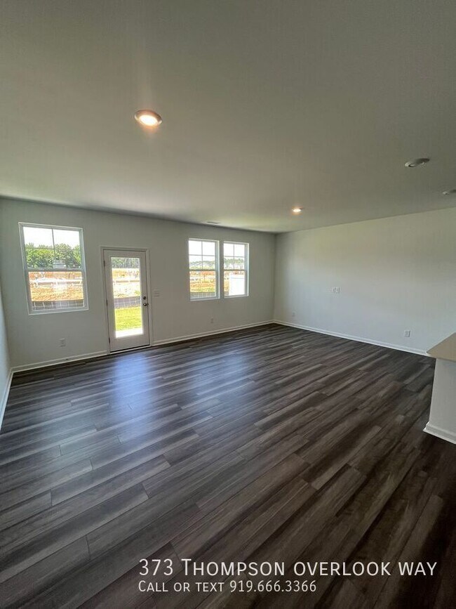 Building Photo - 373 Thompson overlook Way
