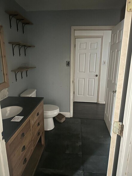 Building Photo - 3301 Thunderbird Ln