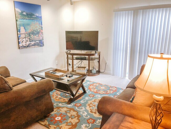 Building Photo - 1700 SW 16th Ct