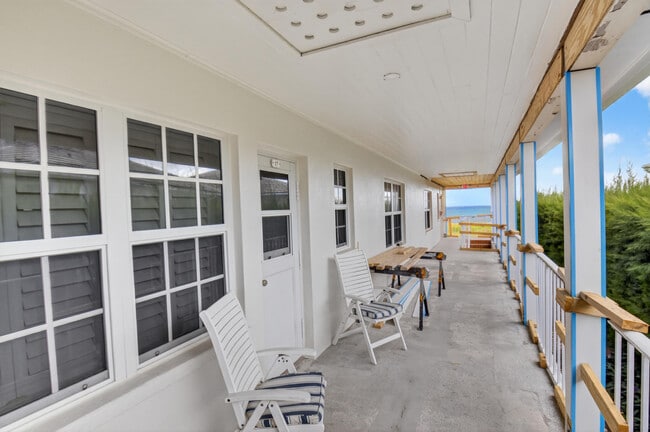 Building Photo - 817 N Ocean Blvd