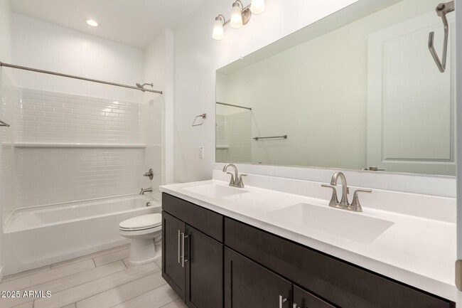 Building Photo - 16547 Avenida del Sol W