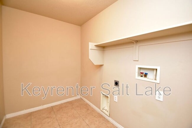 Building Photo - 1057 Cambria Drive