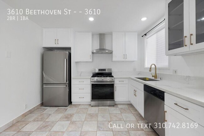 Building Photo - 3610 Beethoven St