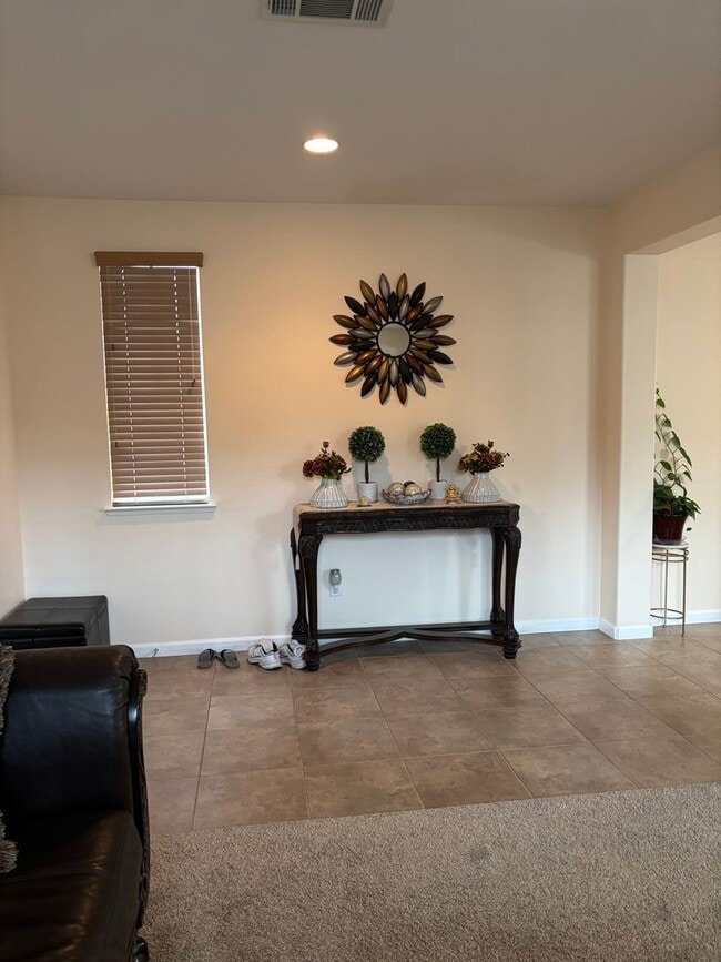 Building Photo - Pittsburg 4 bd, 2.5 ba charming home in excellent location!