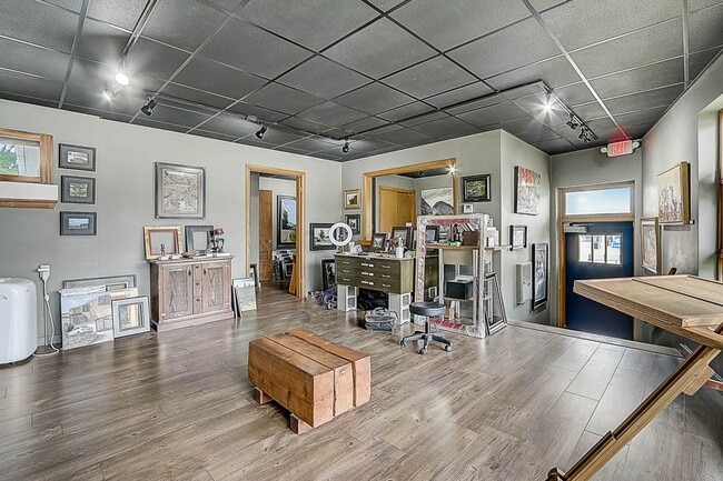 Building Photo - 2289 Ludington Avenue