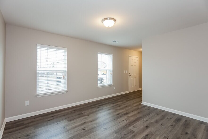 Building Photo - 9009 Sharpes Cir