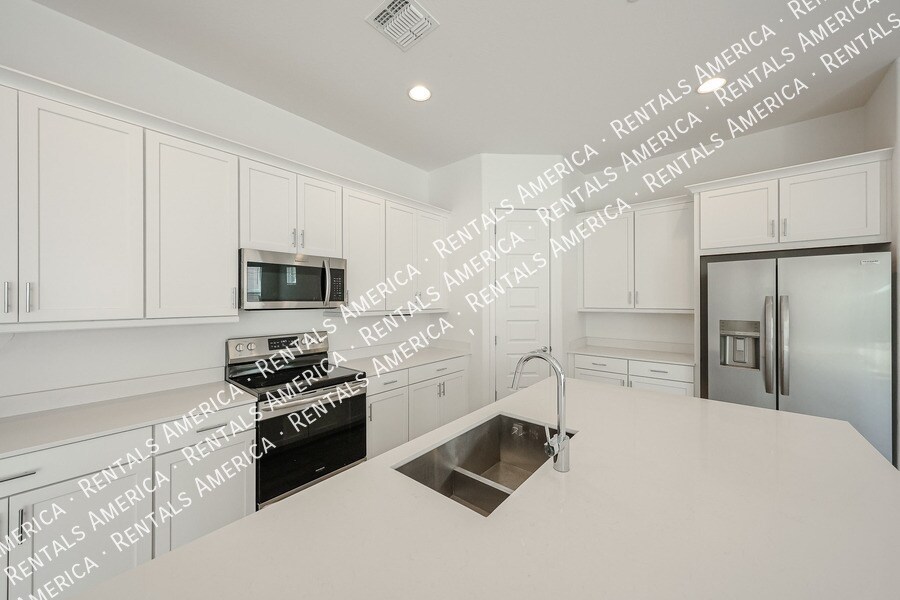 Building Photo - 3812 E Bartlett Way