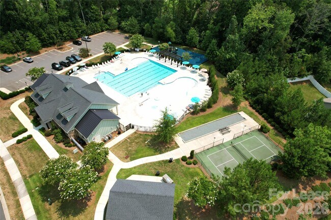 Building Photo - 626 Altamonte Dr