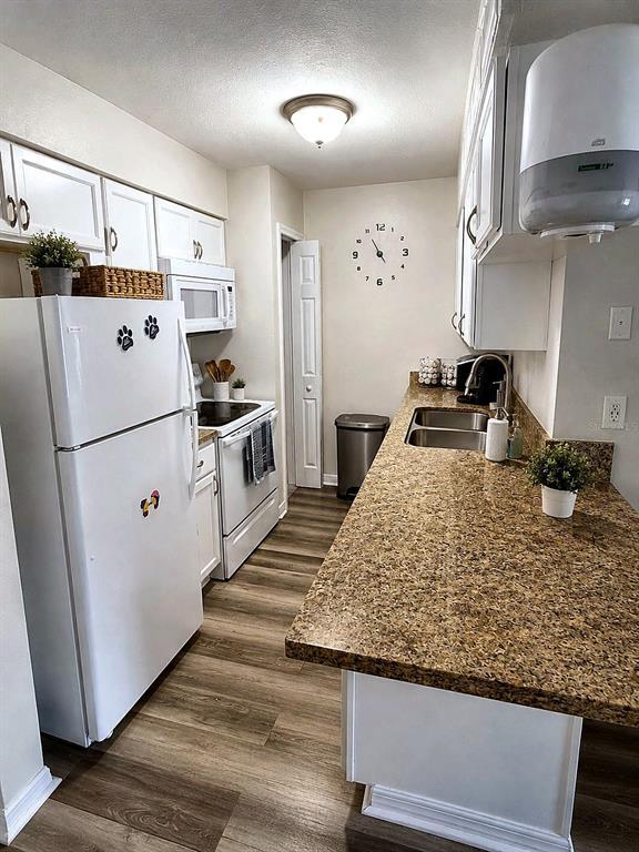 Building Photo - 209 Berry Tree Pl