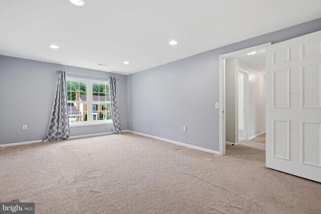 Building Photo - 10205 Balsamwood Dr