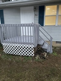 Building Photo - 3 bedroom 1 bath house for rent