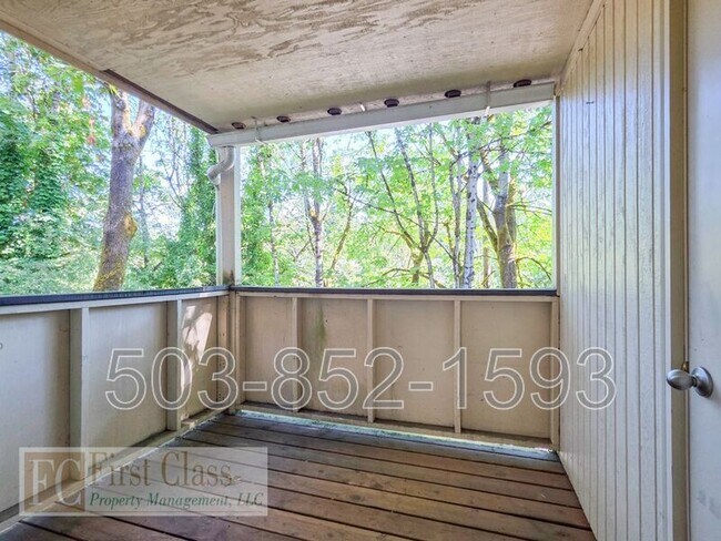 Building Photo - 3618 SW Beaverton Hillsdale Hwy