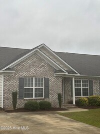 Building Photo - 2321 Sadler Dr