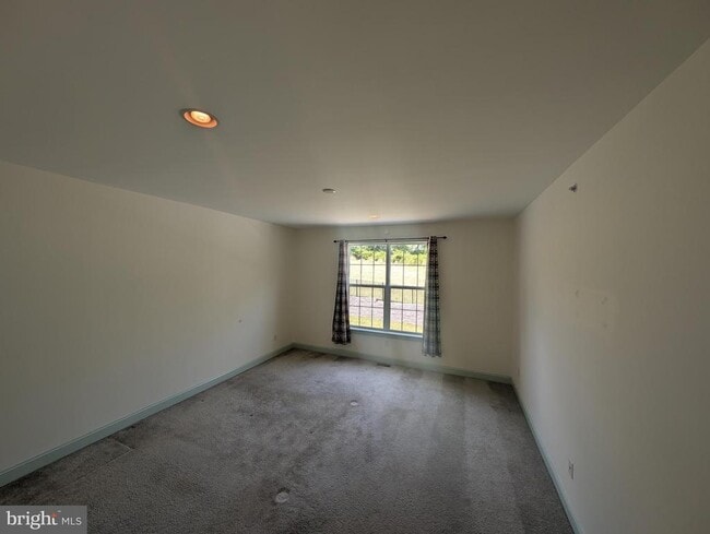 Building Photo - 81 Skylar Cir