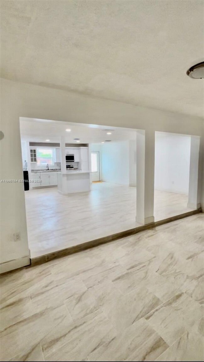 Building Photo - 1800 SW 87th Ave