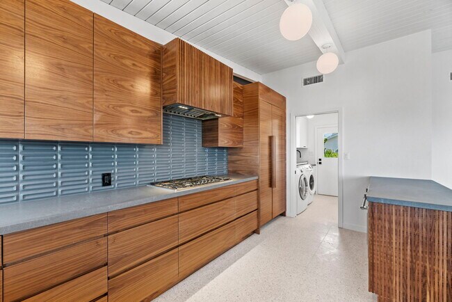 Building Photo - 7512 Rindge Ave