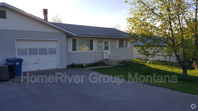 Building Photo - 4857 Country Club Ln
