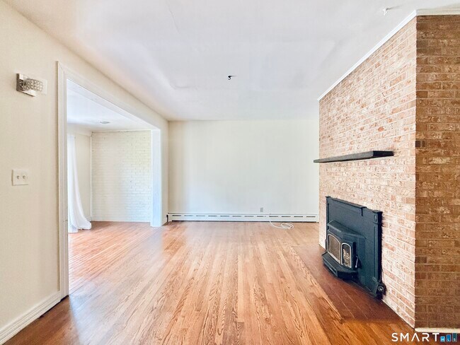 Building Photo - 112 Ochsner Pl