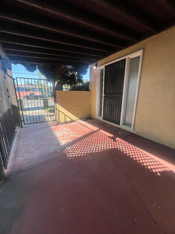 Building Photo - 900 S Highland Ave