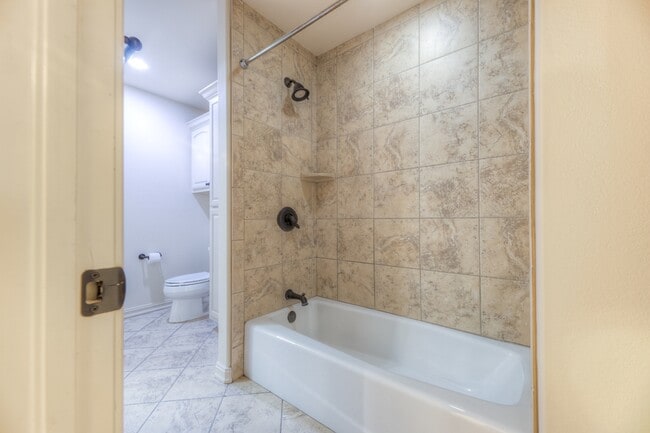 Building Photo - 11841 S Pittsburg Ave